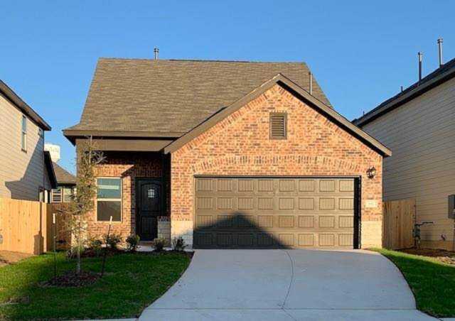 141 Thornless Circle Buda, TX 78610