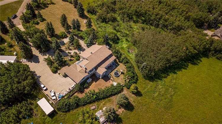 8016 266 Avenue W De Winton, AB t0l 0x0