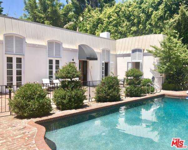 137 S Burlingame Avenue Los Angeles, CA 90049