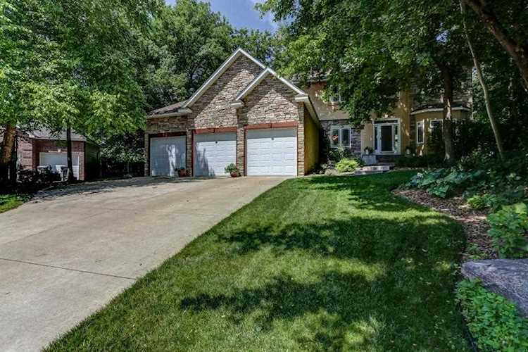 8844 Woodhill Circle Savage, MN 55378