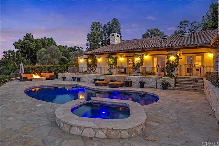 18 Portuguese Bend Road Rolling Hills, CA 90274
