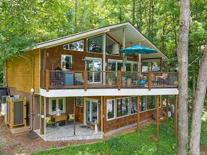 122 Sleeping Bear Ln Lake Lure, NC 28746