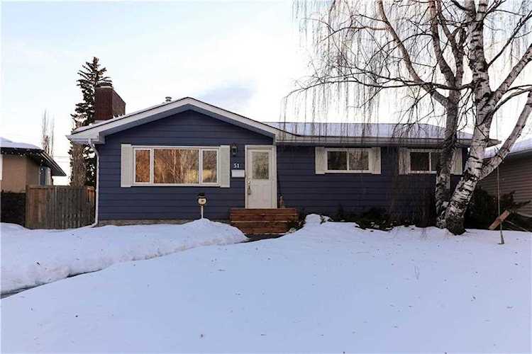 51 Hollyburn Road SW Calgary, AB T2V 3H2