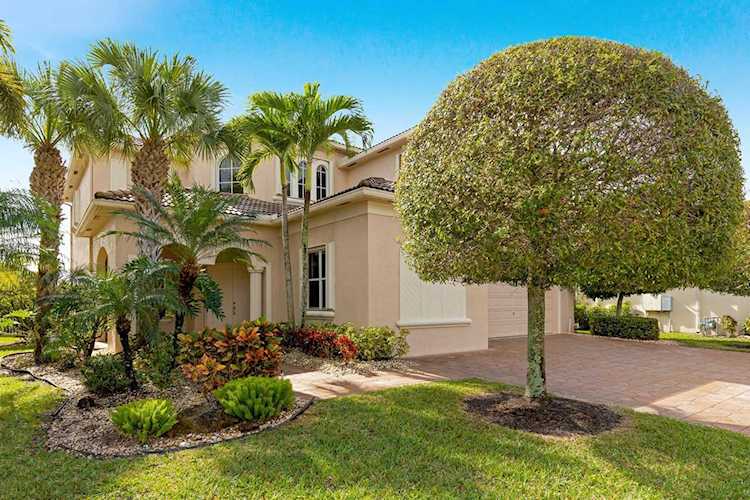 1268 Beacon Circle Wellington, FL 33414