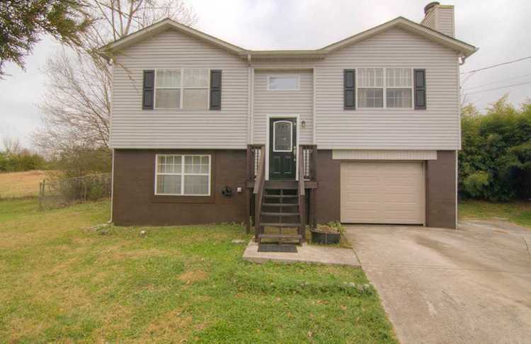 7306 Oak Chase Rd Knoxville, TN 37918 | MLS 1102556 Photo 1