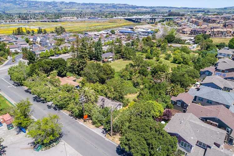149 Mcnear Avenue Petaluma, CA 94952 | MLS 21808124 Photo 1
