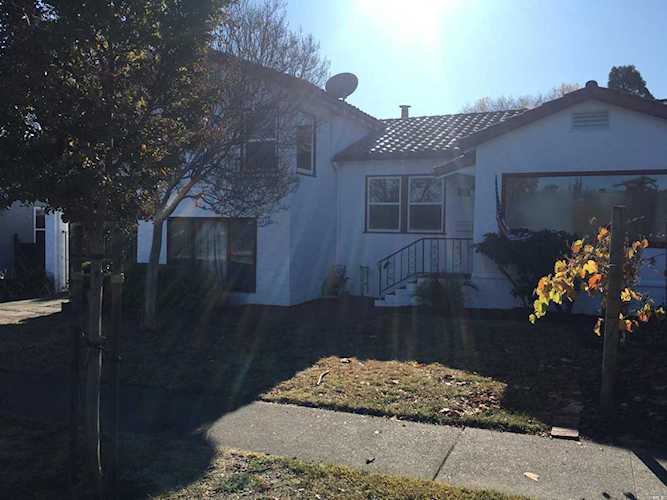 2933 Laurel Street Napa, CA 94558 | MLS 21926130 Photo 1
