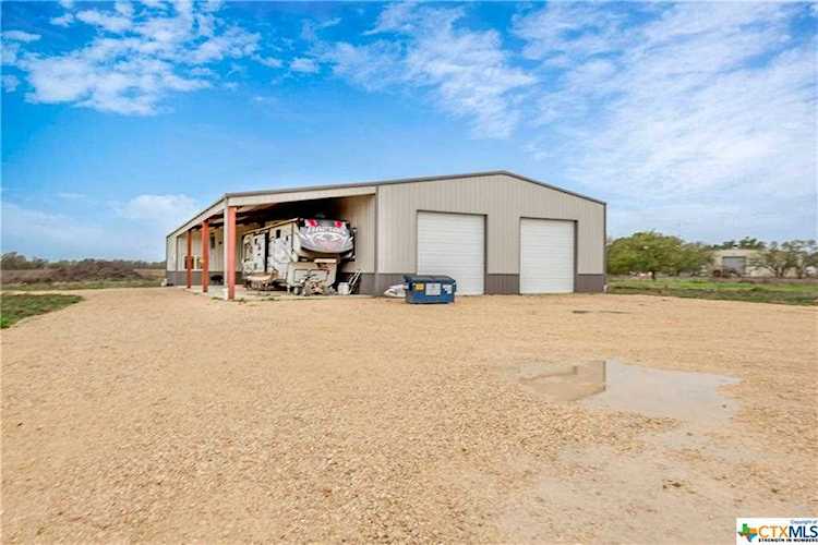 310 Van Meter Ln Seguin, TX 78155