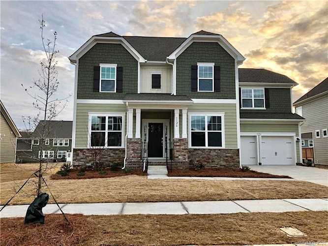 1126 Claires Creek Ln Davidson, NC 28036
