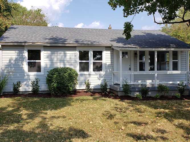 2717 Pioneer Rd Louisville, KY 40216