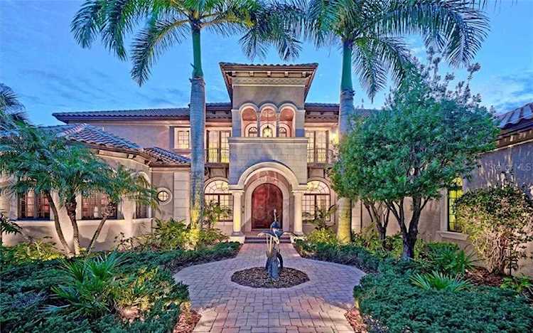8257 Archers Court Sarasota, FL 34240