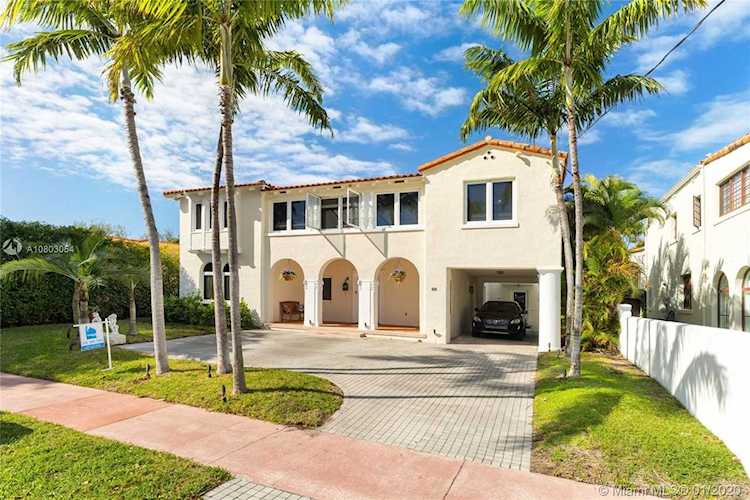5514 Pine Tree Dr Miami Beach, FL 33140