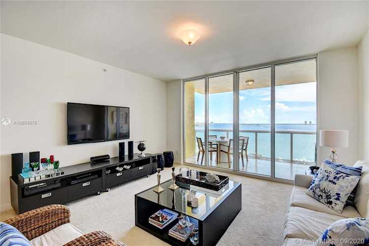 2650 Lake Shore Dr #1003 Riviera Beach, FL 33404