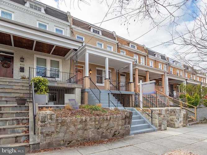 812 Decatur St NW Washington, DC 20011