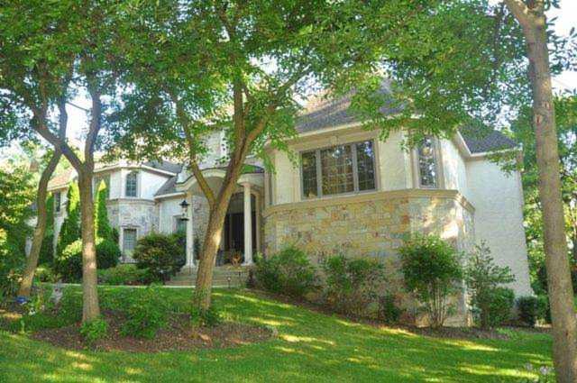 38W220 Heritage Oaks Dr St. Charles, IL 60175