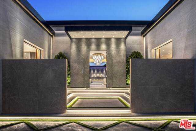 145 N Mapleton Drive Los Angeles, CA 90077