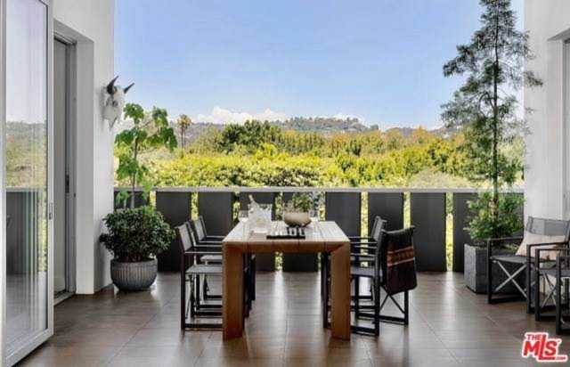 10375 Wilshire Boulevard #4E Los Angeles, CA 90024