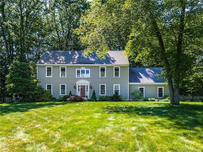 13 Worden Circle Cheshire, CT 06410