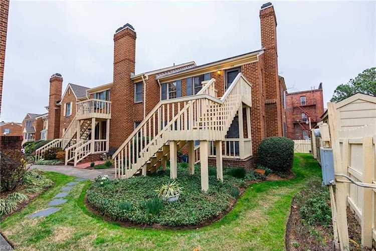 home for sale in Olde Towne Portsmouth VA 23704 - MLS 10301924 Photo 1