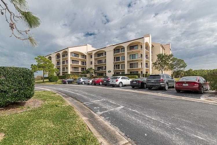 208 Mariner Drive #208 Tarpon Springs, FL 34689