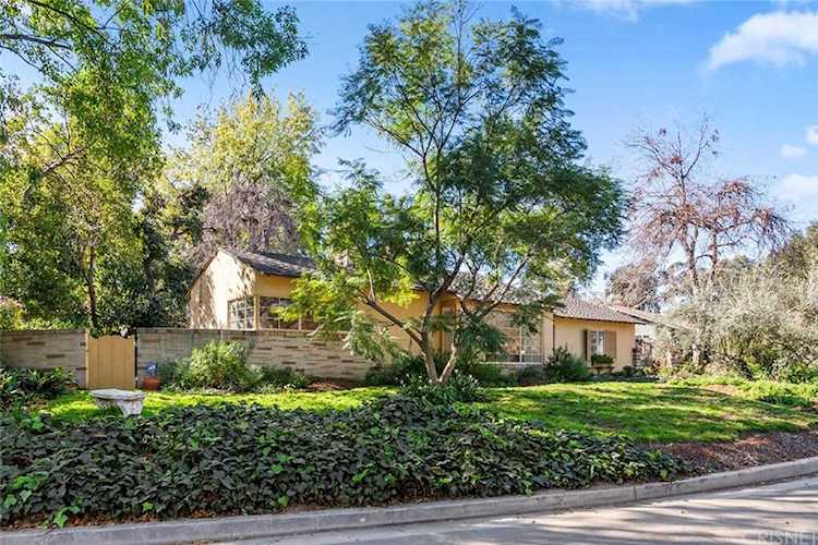 1500 W Valleyheart Drive Burbank, CA 91506