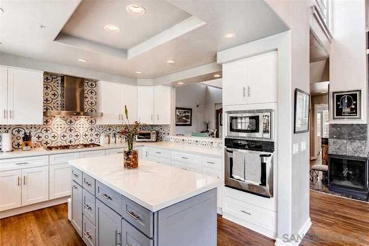 958 Valley Ave Solana Beach, CA 92075