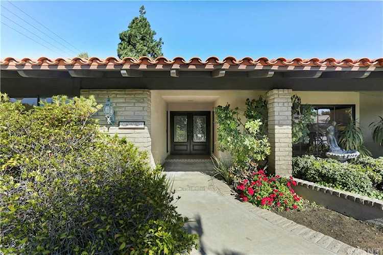 18551 Via Bravo Villa Park, CA 92861