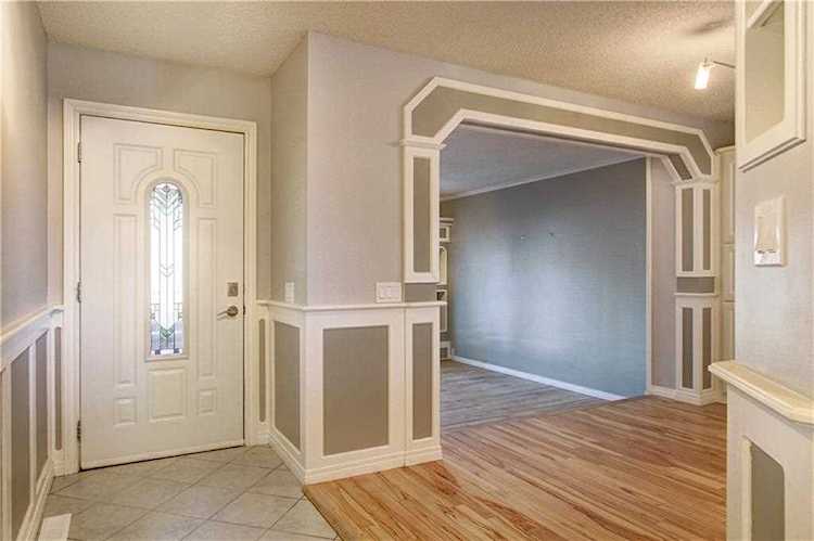 707 130 Avenue SW Calgary, AB T2W 2M9