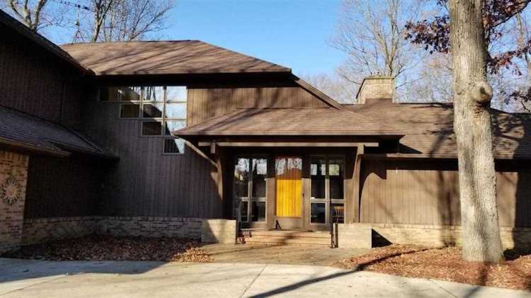 4900 Walnut Woods Dr Ann Arbor Twp, MI 48105