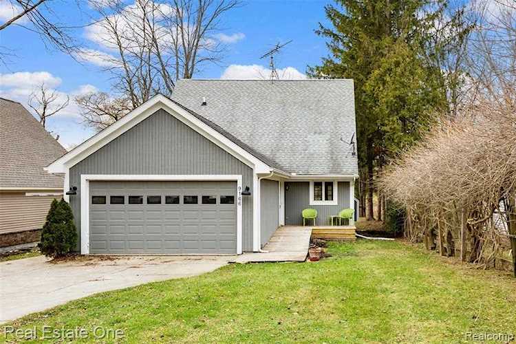 9166 River Valley Rd Hamburg Twp, MI 48116 | MLS 2200010398 Photo 1