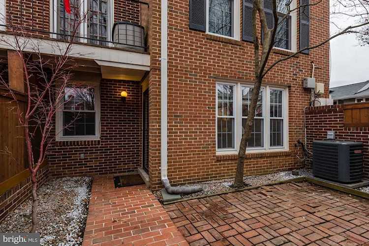 1956 Cleveland St #1 Arlington, VA 22201