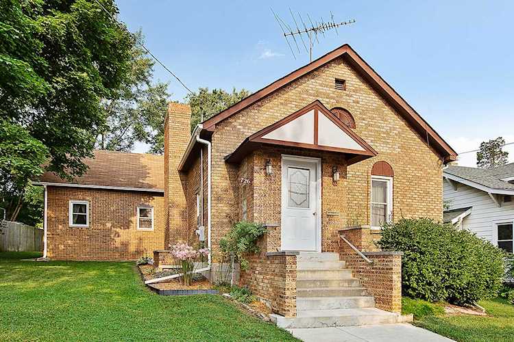 726 Walnut St Lemont, IL 60439
