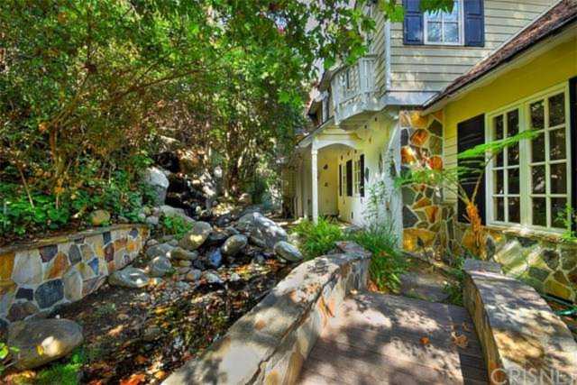 12985 Galewood Street Studio City, CA 91604