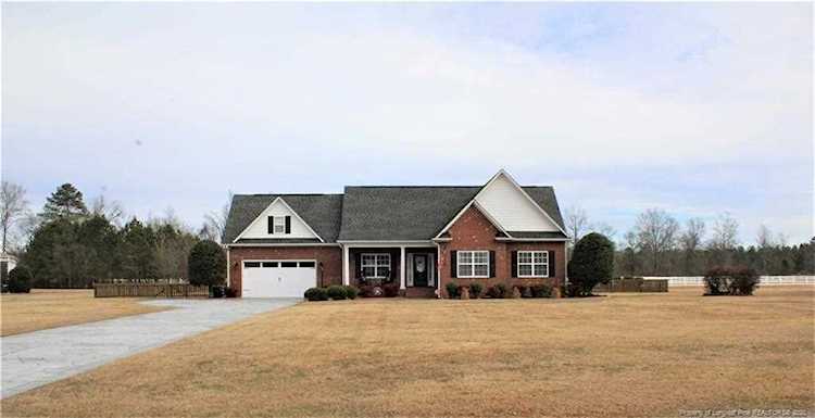 1915 Teesdale Dr Hope Mills, NC 28348 | MLS 624502 Photo 1