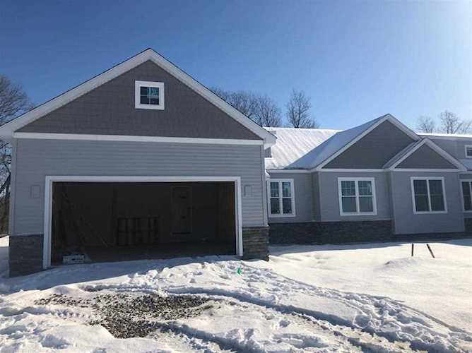 5691 Trail Side Ln Hamburg Twp, MI 48189