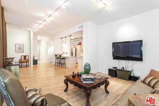 630 W 6th Street #205 Los Angeles, CA 90017