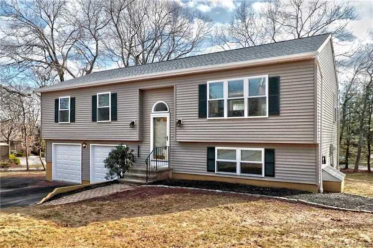 96 Bolton Street Hamden, CT 06518