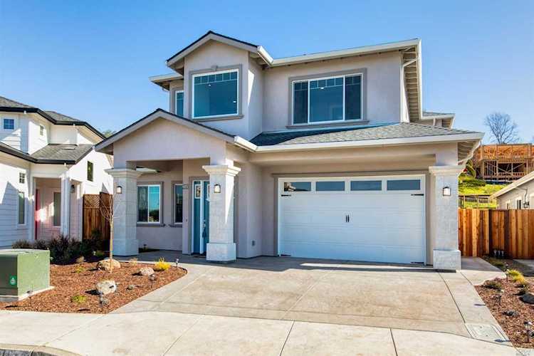 1845 Bella Vista Way Santa Rosa, CA 95403