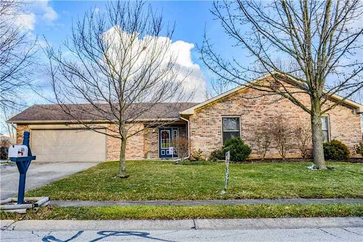 371 Raintree Drive Danville, IN 46122 | MLS 21693463 Photo 1