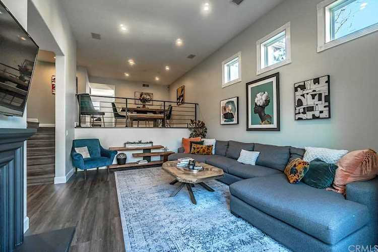 8211 Hannum Avenue Culver City, CA 90230