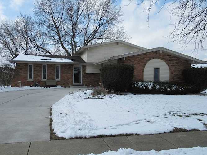 521 Ca Crest Dr Shorewood, IL 60404