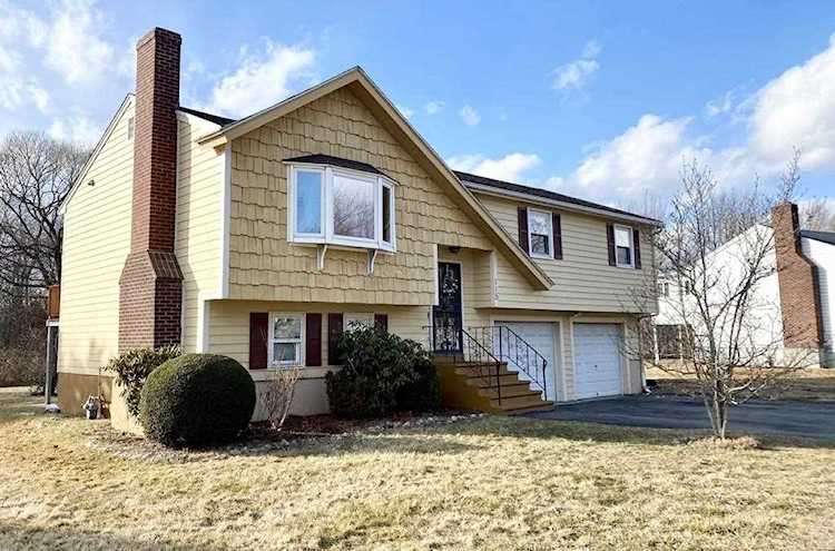 115 Kensington St Braintree, MA 02184