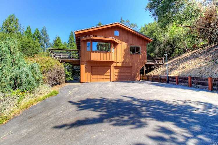 913 Valley View Drive Healdsburg, CA 95448