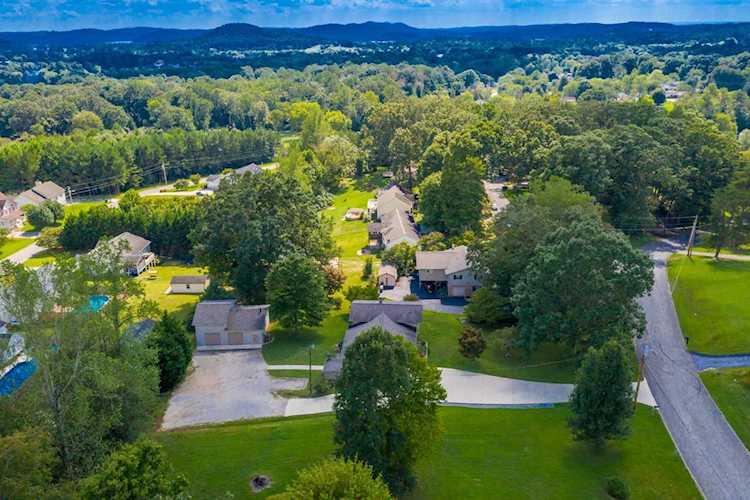 1804 (C) Oak Hills Dr Kingston, TN 37763