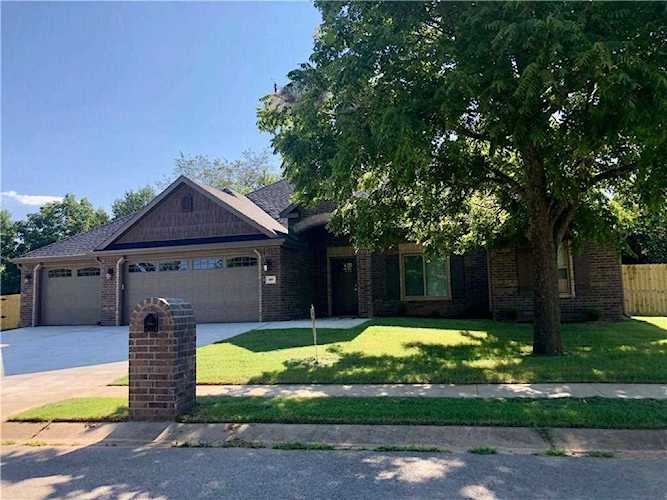 400 Grandview Dr Prairie Grove, AR 72753