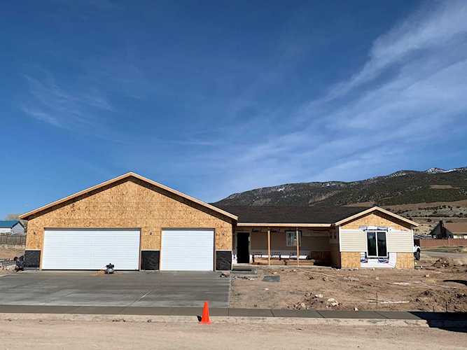 4346 N Tomahawk DR Enoch, UT 84721