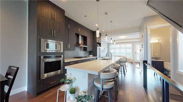 3905 1 Street NW Calgary, AB T2K 0X2