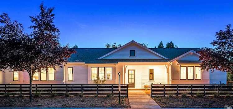 920 Highland Court Calistoga, CA 94515