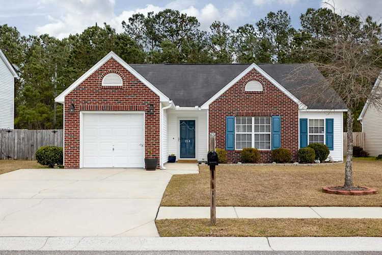 Weatherstone in Summerville Real Estate | MLS 20004049 | 214 Dovetail Circle Summerville SC Photo 1