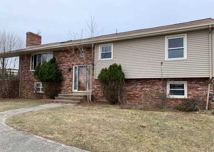 75 Birch Swamp RD Warren, RI 02885